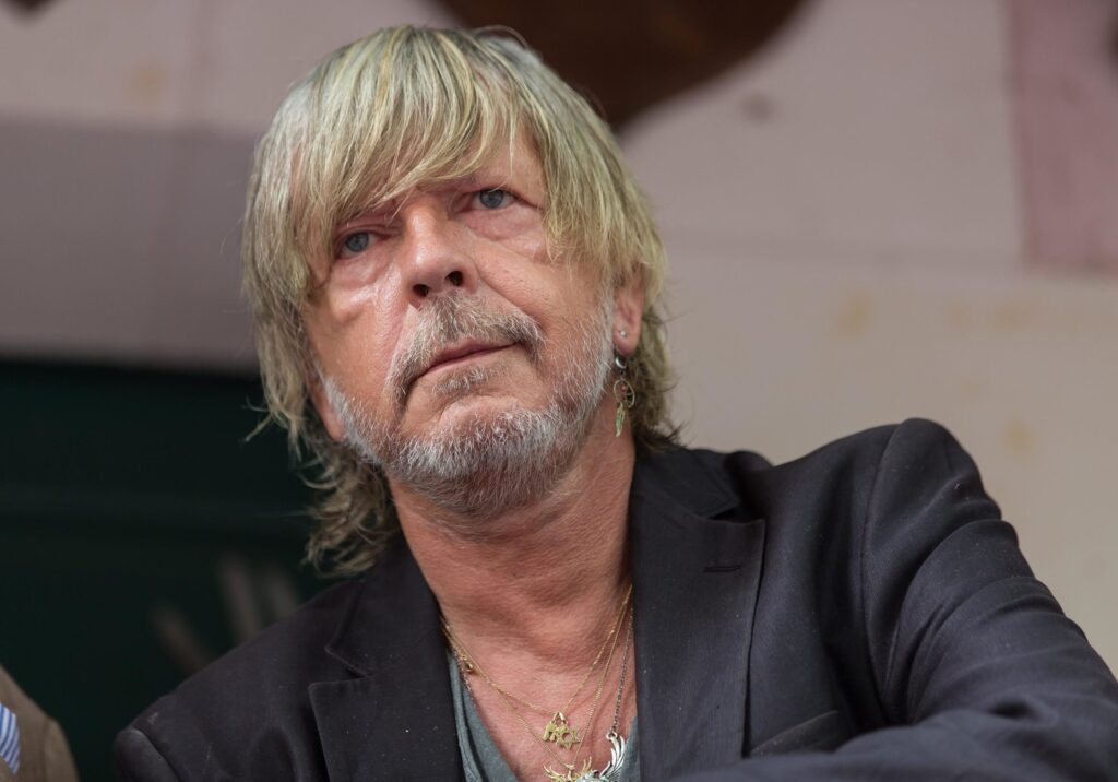 Bon anniversaire à Renaud qui fête ses 69 ans Réécoutez Morgane de