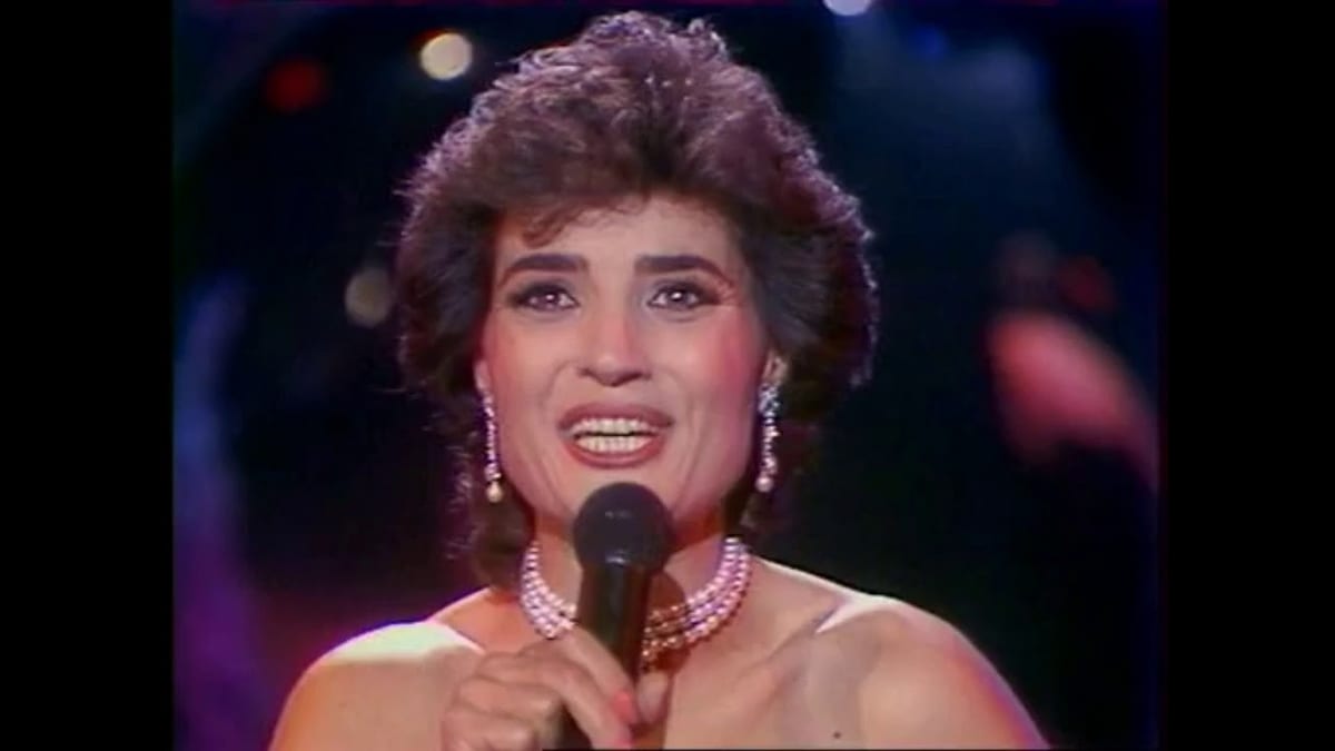 Souvenir : Linda De Suza ” Medley De Fados”