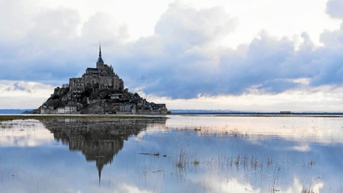 Le Mont-Saint-Michel majestueux en musique. Daudia reprend “Perfect” d’Ed Sheeran