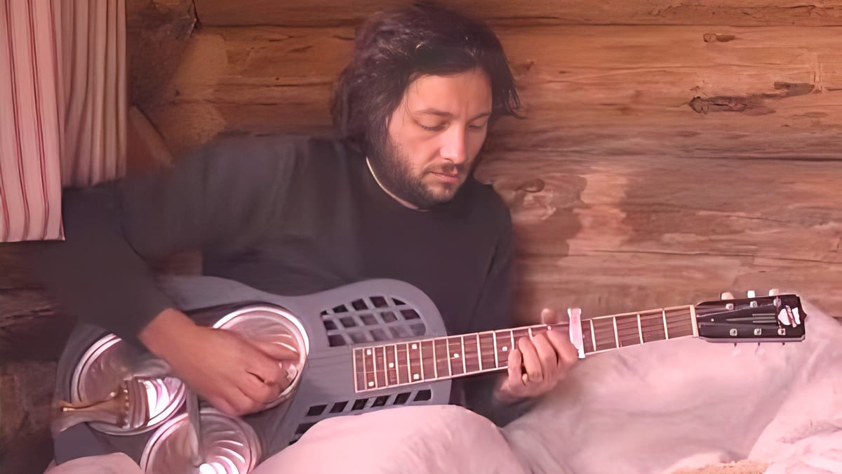 Son chalet terminé, Vianney commence à composer.