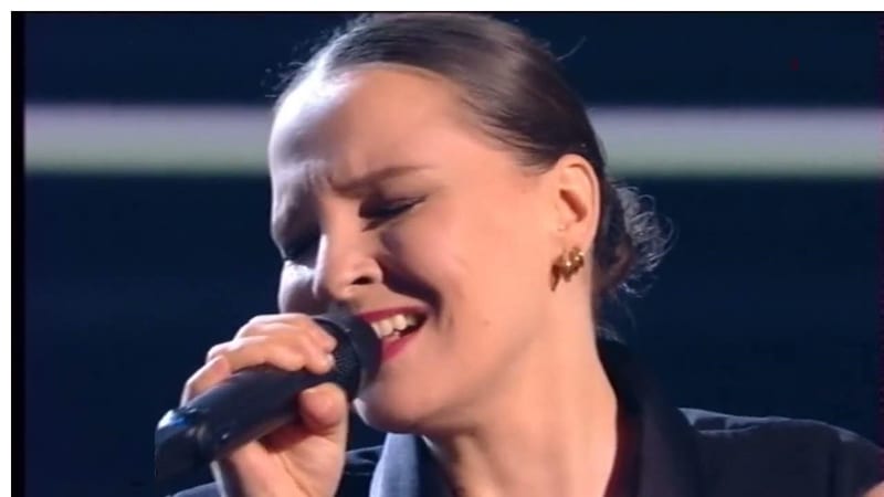 La performance d’Anne Sila qui chante “Une simple mélodie” de Polnareff.