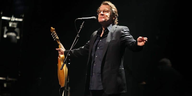 Ça y est ! Ça redémarre ! 1200 personnes ont applaudi Francis Cabrel hier soir à Agen