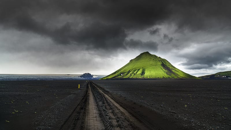 Voyager en musique : Le Maelifell, ce volcan d’Islande dans un décor surréaliste