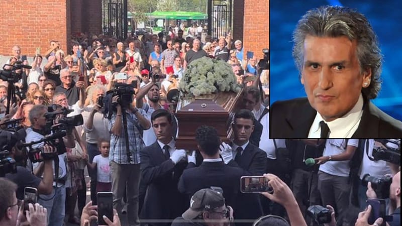 Funérailles de Toto Cutugno : La foule très nombreuse chante “L’italiano” pour lui rendre hommage