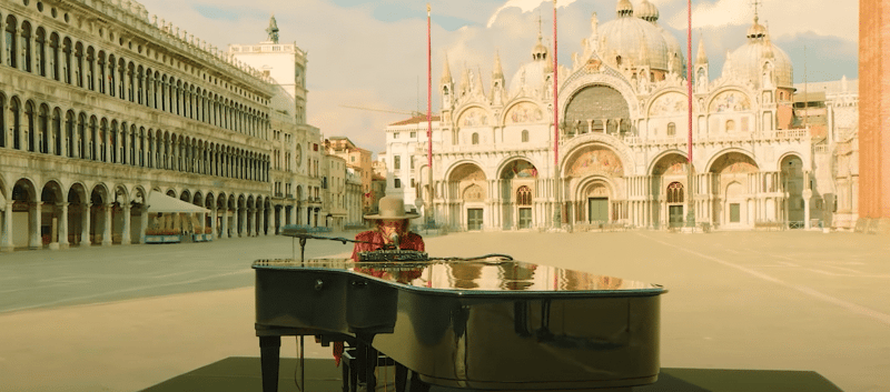 Quand Zucchero chantait seul avec son piano sur la place Saint-Marc