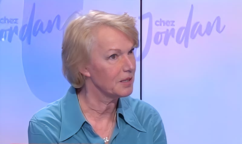 Interview de Brigitte Lahaie : Elle révèle avoir eu une liaison avec Johnny Hallyday. “C’est la 1° fois que j’en parle. C’était en 1977 et… il était en couple”