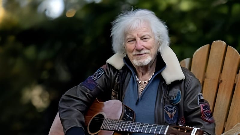 Hugues Aufray (96 ans) l’éternel jeune homme !