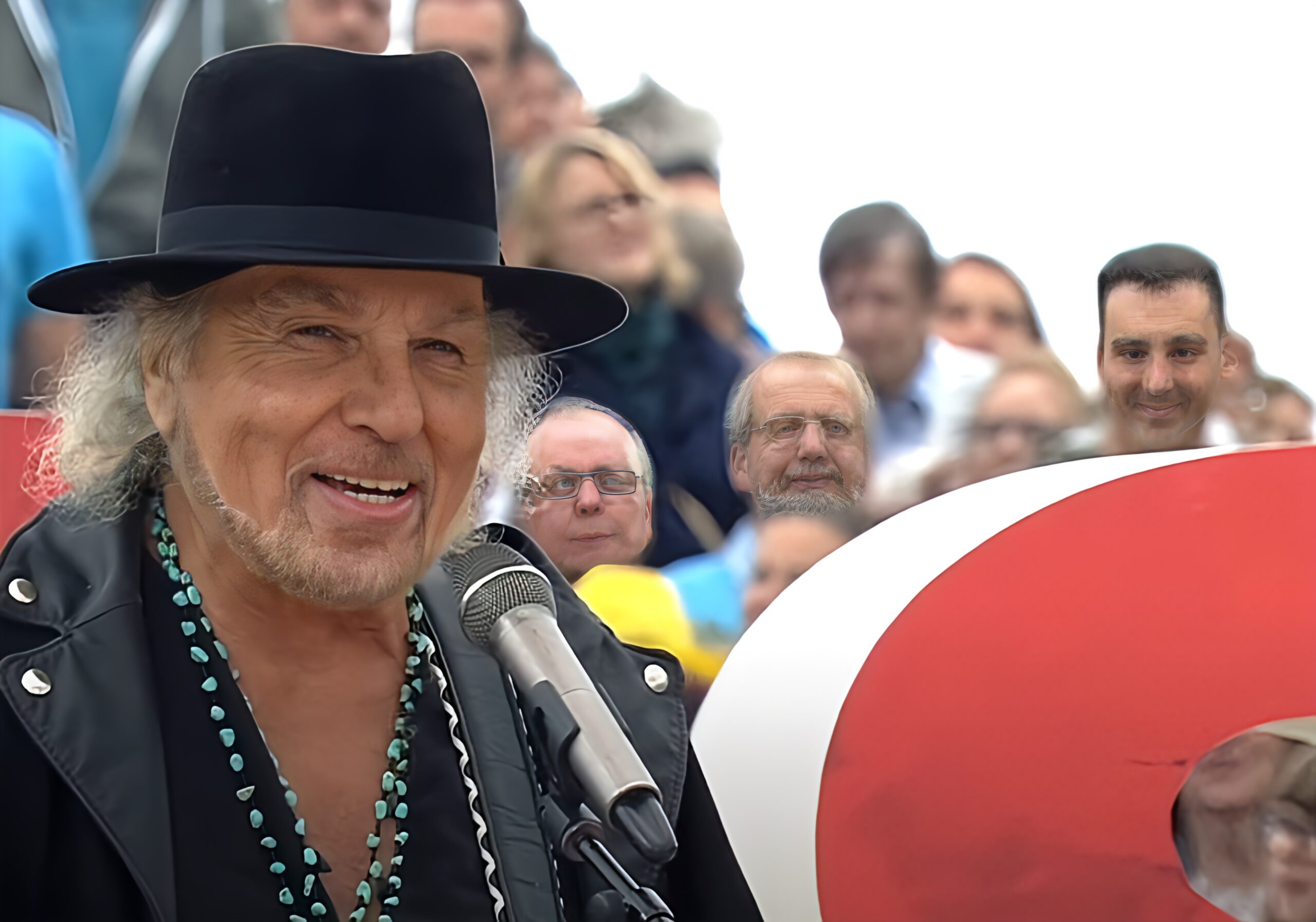 Bon anniversaire à Danyel Gerard (86 ans). Souvenez vous de « Butterfly » un tube planétaire.