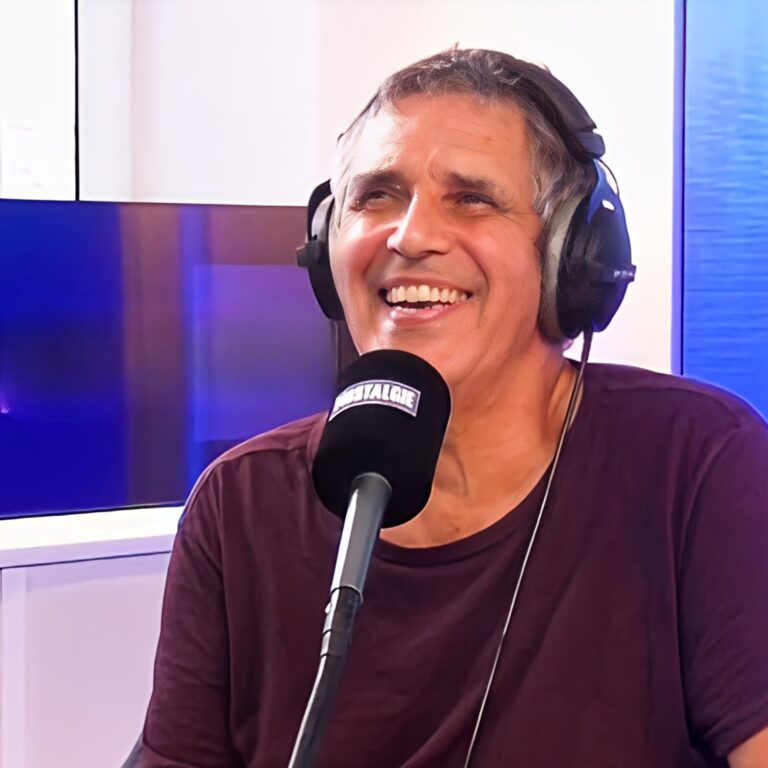 Bon anniversaire à Julien Clerc (77 ans). Le chanteur s'est trouvé une nouvelle passion: animateur radio ! - julien clerc 1