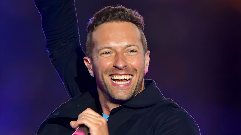 Bon anniversaire à Chris Martin (47 ans). Coldplay sera en concert à Lyon les 22, 23 et 25 juin 2024 - chris martin 2
