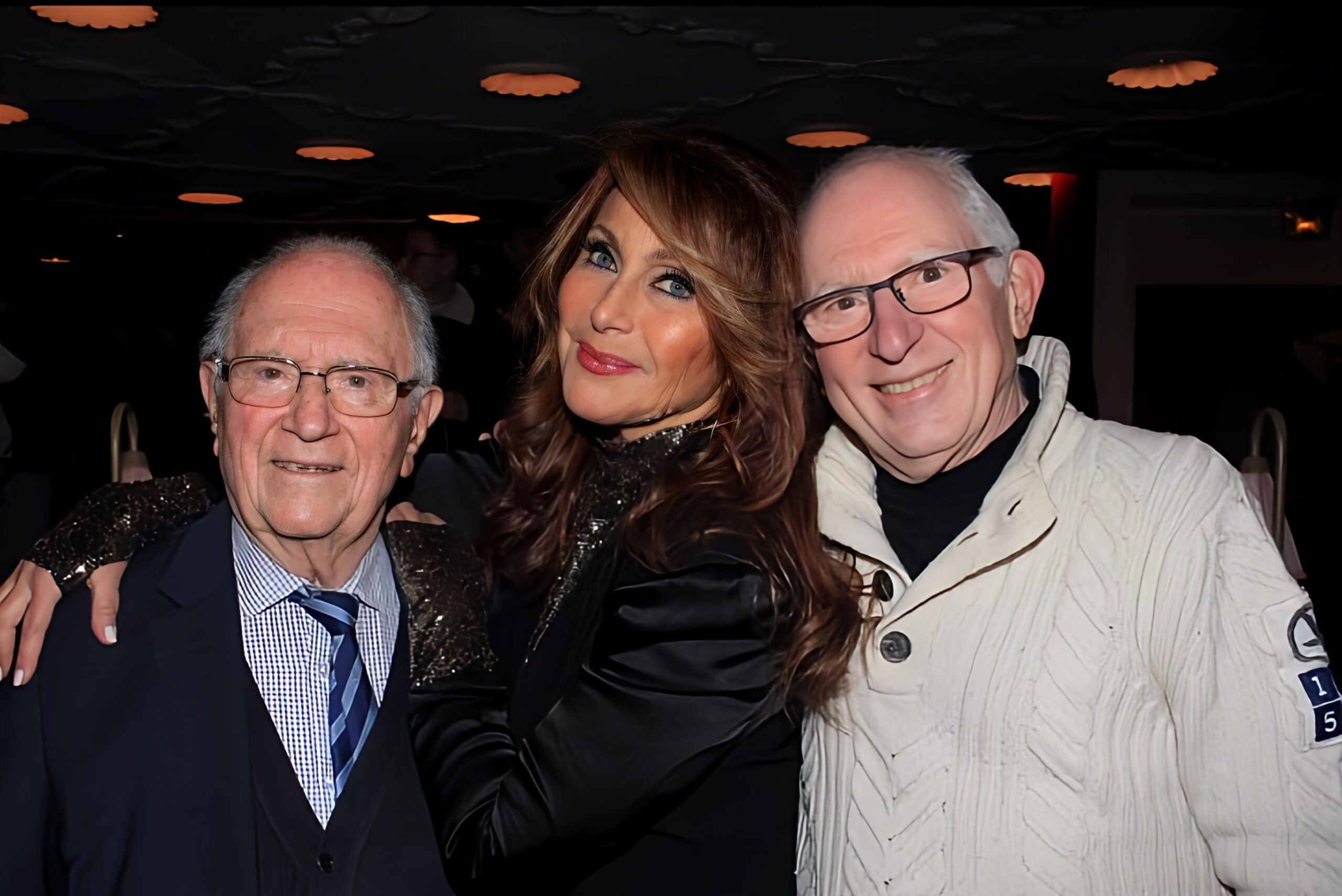 Bon anniversaire à Julie Pietri (69 ans). Elle vient d&rsquo;annoncer la perte de son papa dont elle était particulièrement proche.