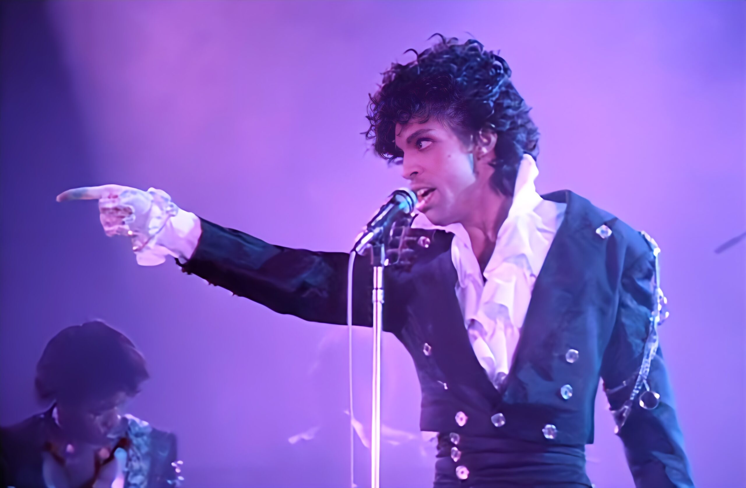Prince (07/06/1958 – 21/04/2016). Il était considéré comme l’un des plus grands musiciens de sa génération !