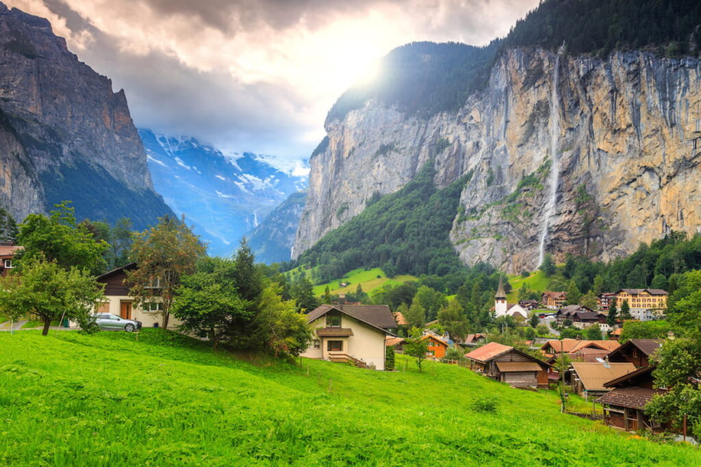 Voyage en musique : La région de la Jungfrau dans les Alpes suisses - 10198043 10 lauterbrunnen janoka82 fotoliacom