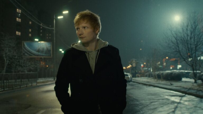 2 Step - Ed Sheeran - Le carton du moment. Le clip a été tourné à Kiev en Ukraine. Paroles et traduction français - 2 step