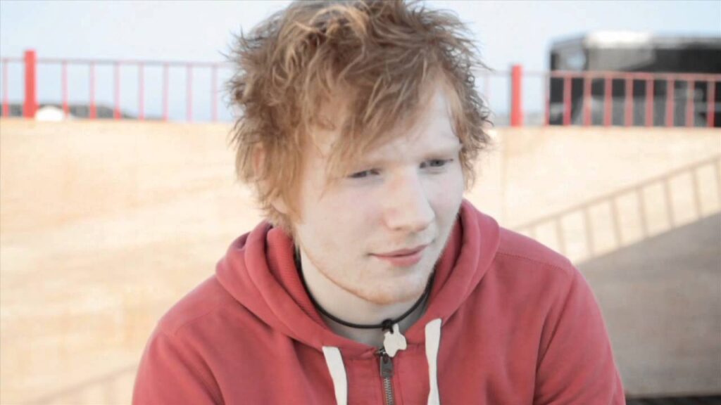 Bon anniversaire à Ed Sheeran (33 ans). Ce gamin qui chante dans une chorale et qui devient une Star mondiale. - 2011