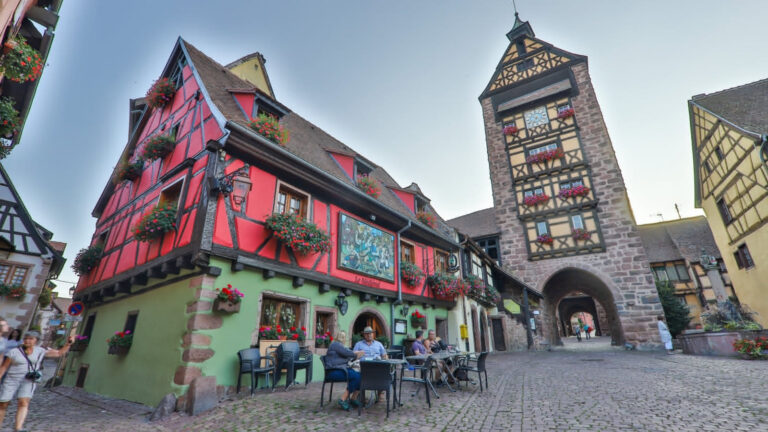 Balade musicale dans l'un des plus beaux villages d'Alsace : Riquewihr. - 229001752 riquewihr 3 1600x900 1