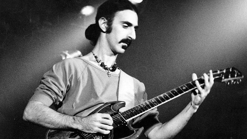 45 ans après l'incendie du casino, Zappa retourne à Montreux - rts ...