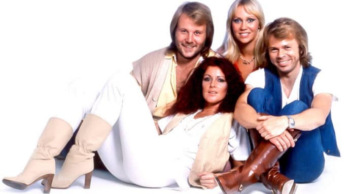 ABBA - Que de tubes !! - abba super trouper exposition londres 696x383 1