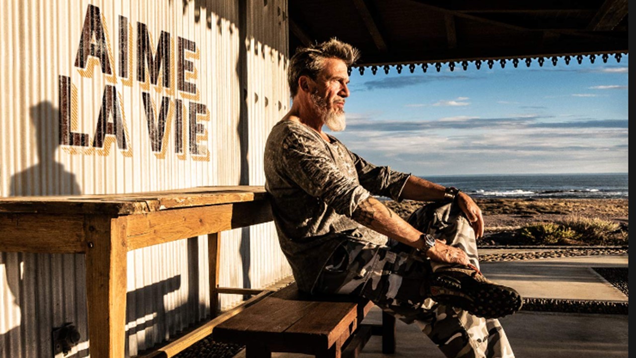 Aime la vie – Florent Pagny. Des paroles qui en disent beaucoup sur son état d&rsquo;esprit.