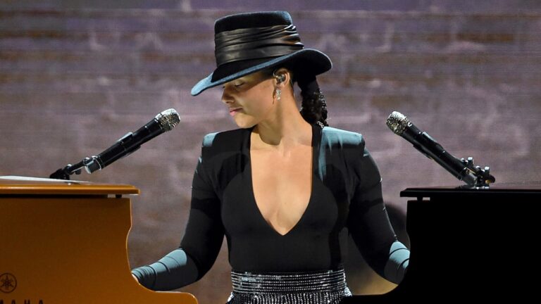 La performance d'Alicia Keys qui joue sur 2 pianos aux Grammy 2019 - alicia keys