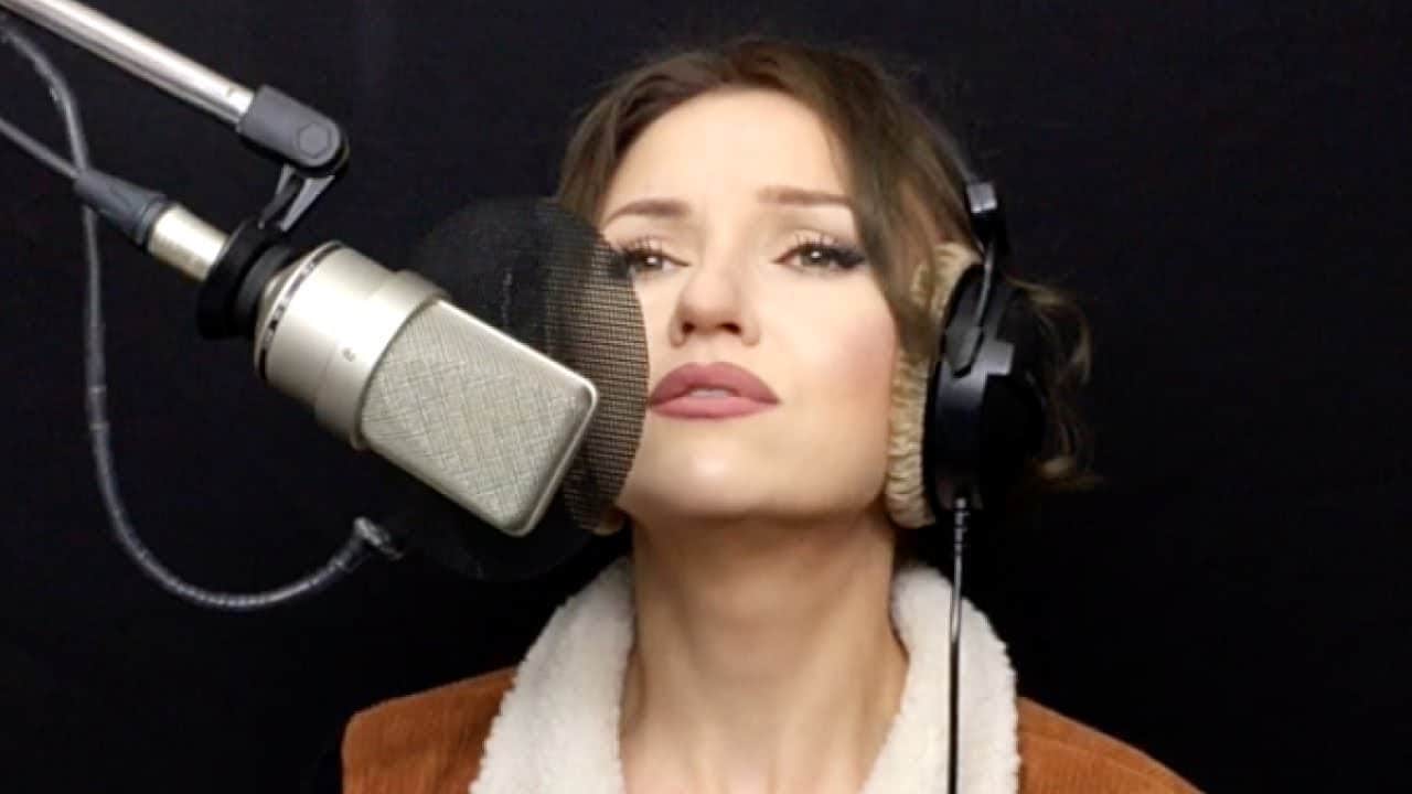 Cover : Alyona chante « It Must Have Been Love » de Roxette et BO de « Pretty Woman »