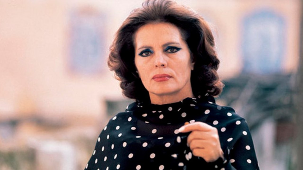 Amalia Rodrigues. The Queen of Fado, who died on October 6, 1999, is a ...