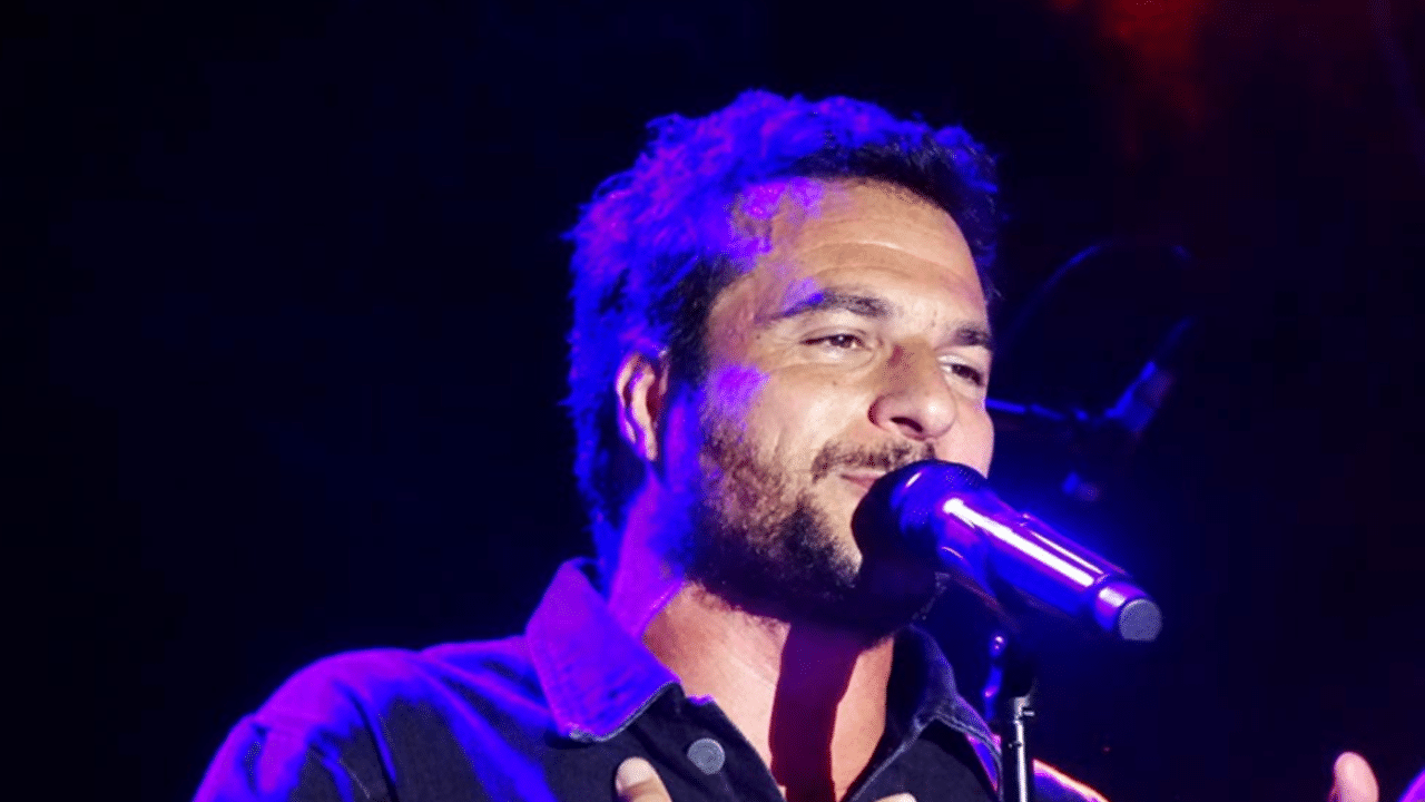 Samedi dernier sur scène Amir a dévoilé un titre inédit ! Ecoutez le …