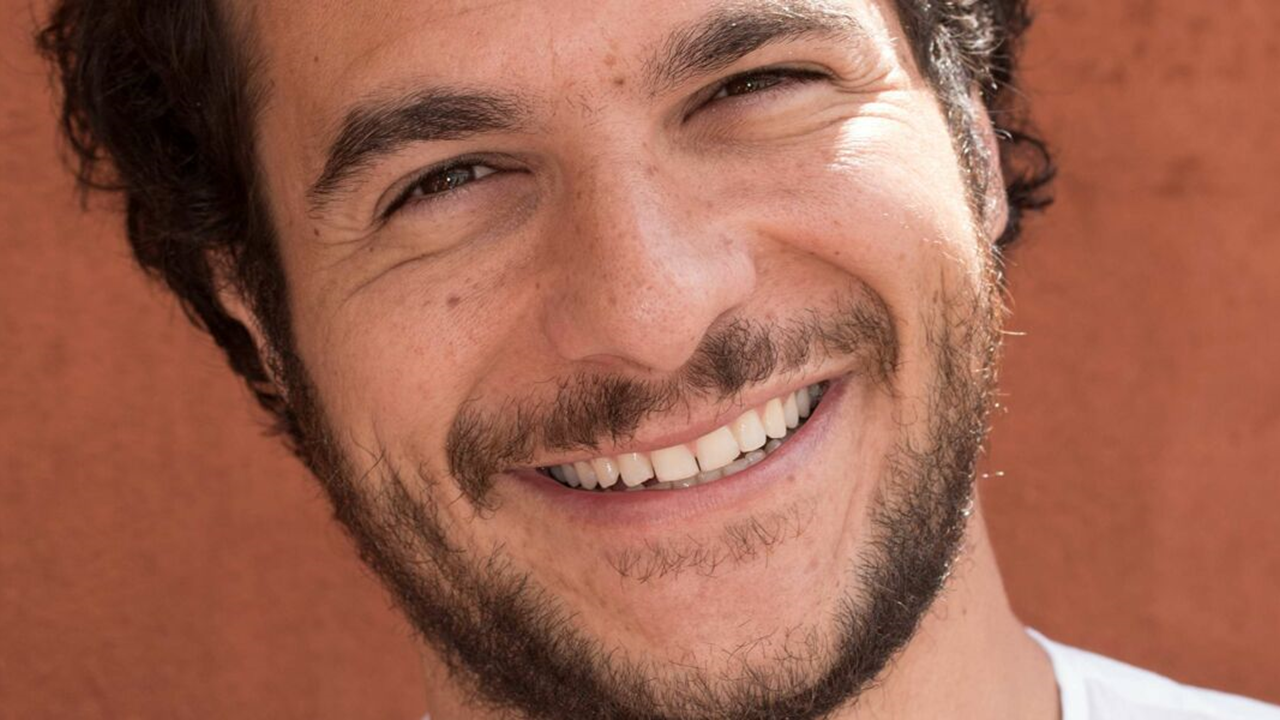 Amir s&rsquo;éclate avec son fils dans sa superbe piscine privée