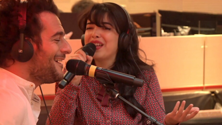 Deux voix superbes : Amir et Indila chantent "Carrousel" en acoustique. - amir et indila