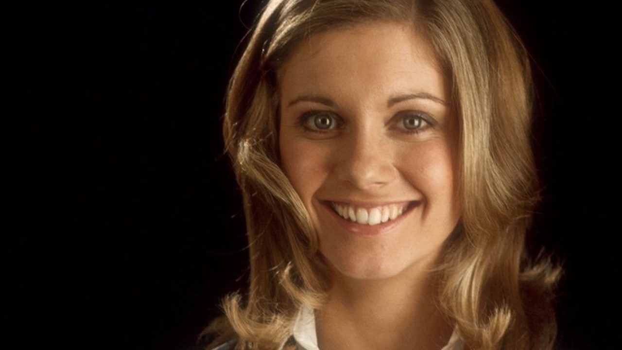 Olivia Newton John a chanté en anglais la chanson « Amoureuse » de Véronique Sanson.