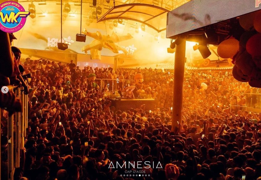 Michael Youn fait exploser le nombre d'entrées à l'Amnesia la discothèque du Cap d'Agde. - amnesia 2