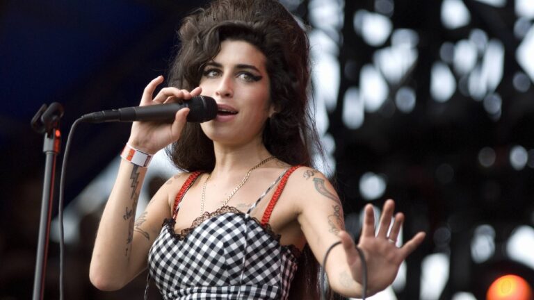La Diva Amy Winehouse aurait eu 40 ans le 14 septembre. Réécoutez le monumental "Back to Black" - amy winehouse 1