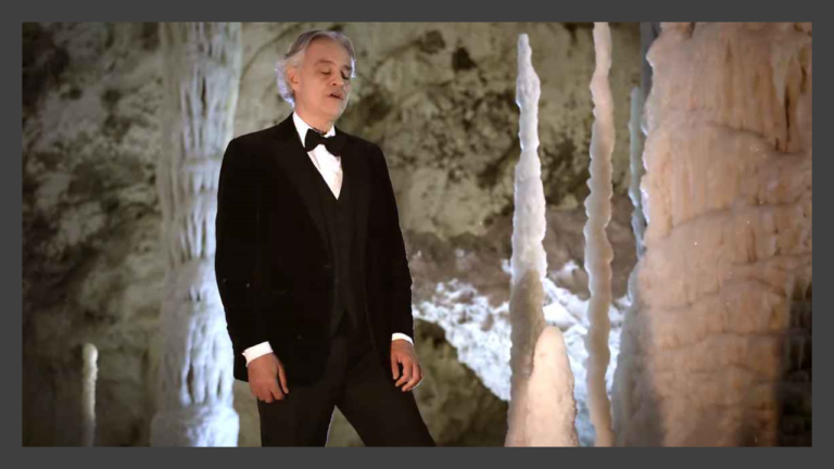 Quand Andrea Bocelli a chanté A Cappela "Douce nuit sainte nuit" dans une grotte vide - andrea bocelli 1