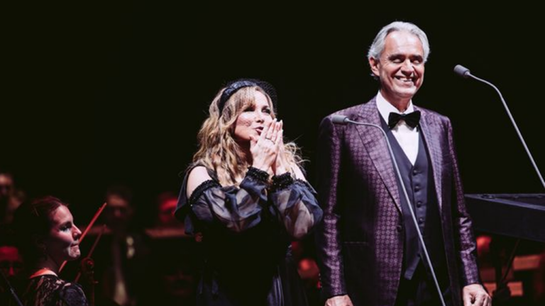 25 ans après, Hélène Ségara et Andréa Bocelli se sont retrouvés sur scène pour chanter Vivo per Lei. Ecoutez. - andrea bocelli 2