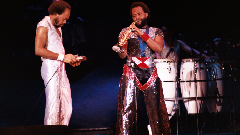 Andrew Woolfolk saxophoniste du groupe Earth, Wind & Fire est mort. Il avait 71 ans. - andrew