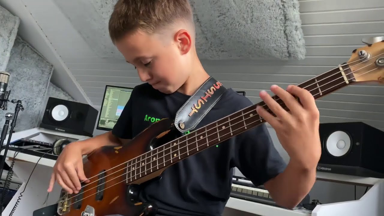 Quel feeling ! le jeune bassiste Aron est exceptionnel