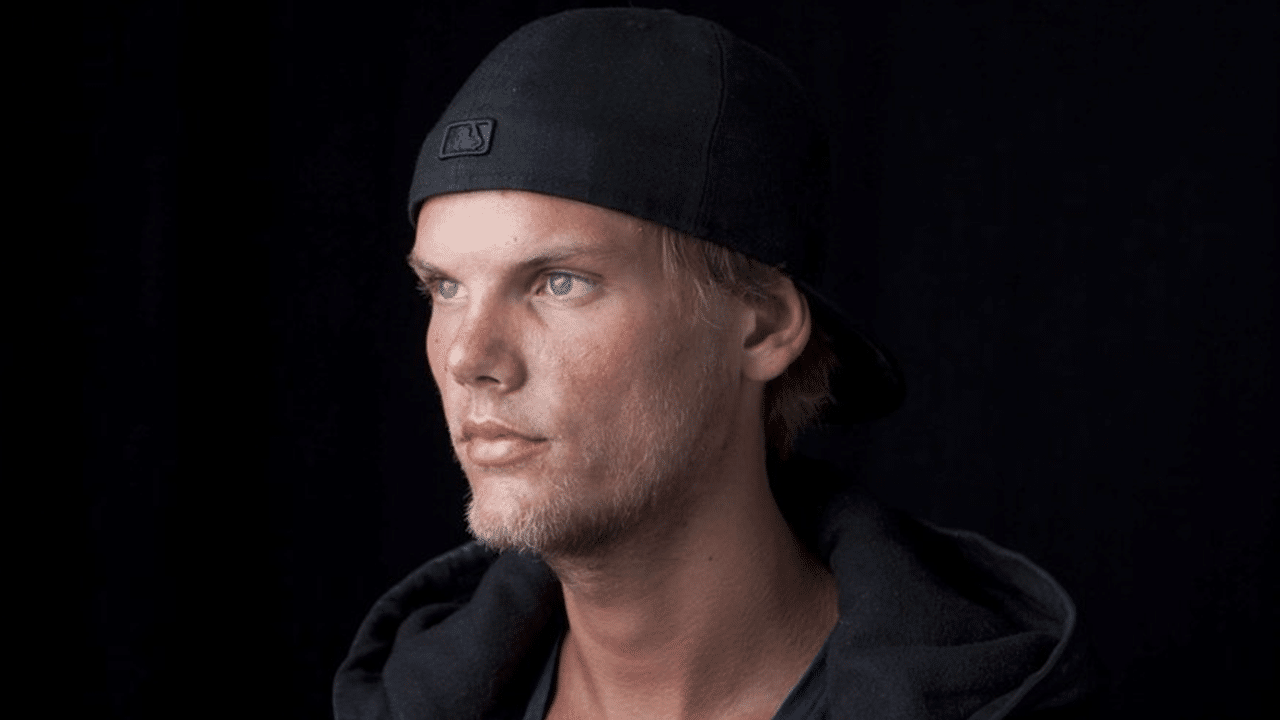 Une pensée pour Avicii qui fêterai ses 32 ans aujourd&rsquo;hui. Un mix de ses tubes.