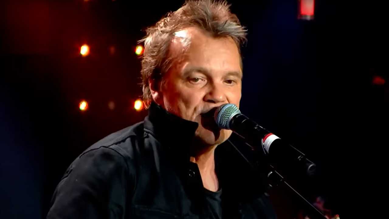 Axel Bauer – L&rsquo;homme qui court – Extrait de son dernier album « Radio Londres ». Un bijou !