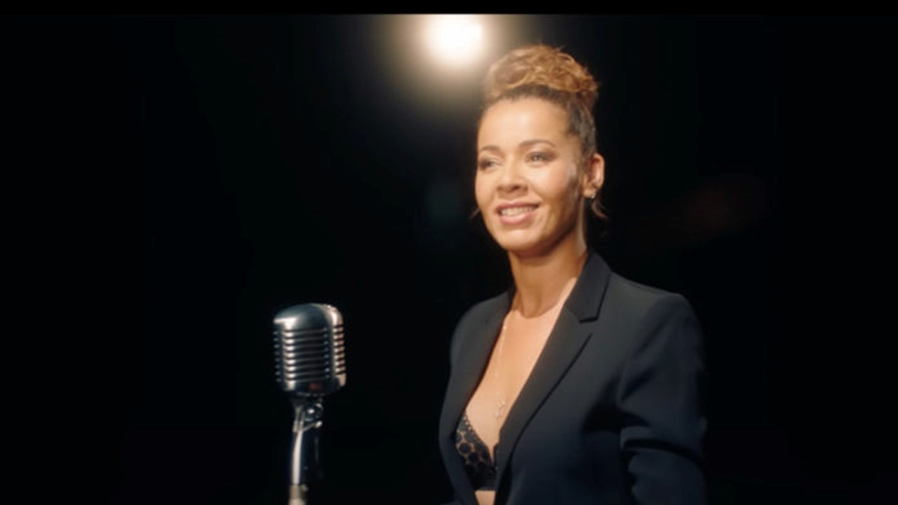 Bon anniversaire à Chimène Badi (41 ans). Edith Piaf « C&rsquo;est passionnel »