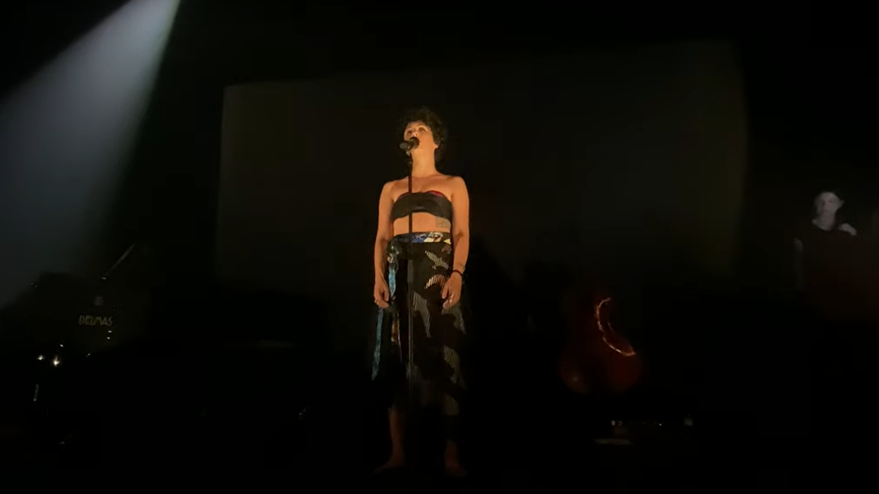 Live : Barbara Pravi était à Perpignan le 23 avril . Extraits…