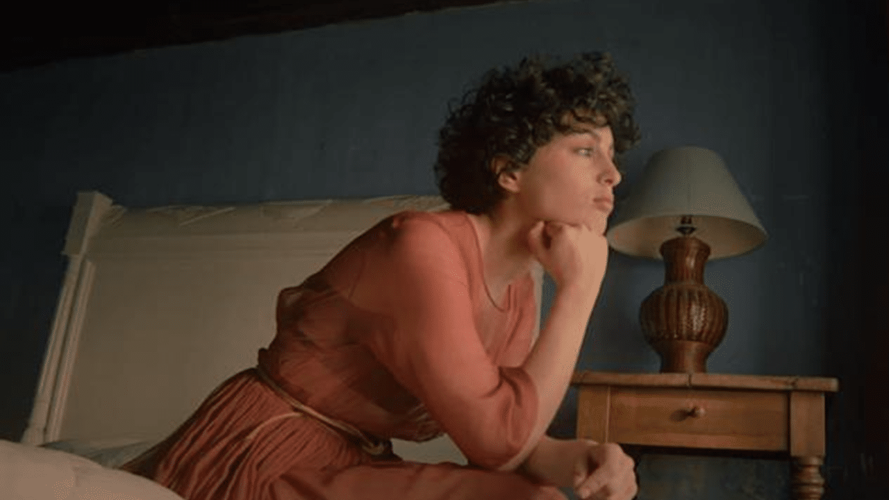 Après son beau succès à l&rsquo;Eurovision Barbara Pravi sort « Le jour se lève »