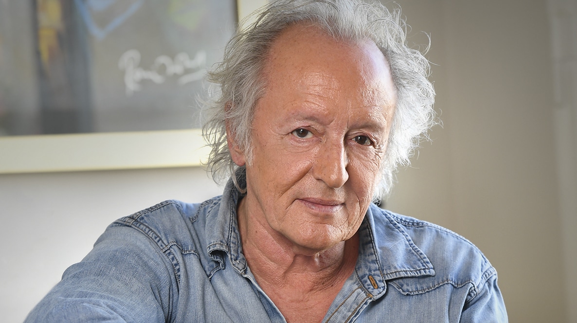 Il a composé plus de 2000 chansons