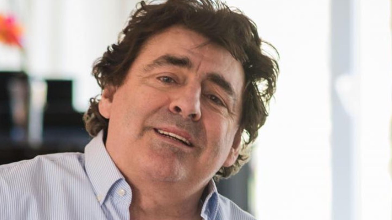 Bon anniversaire à Claude Barzotti (69 ans) qui se remet de ses multiples opérations.