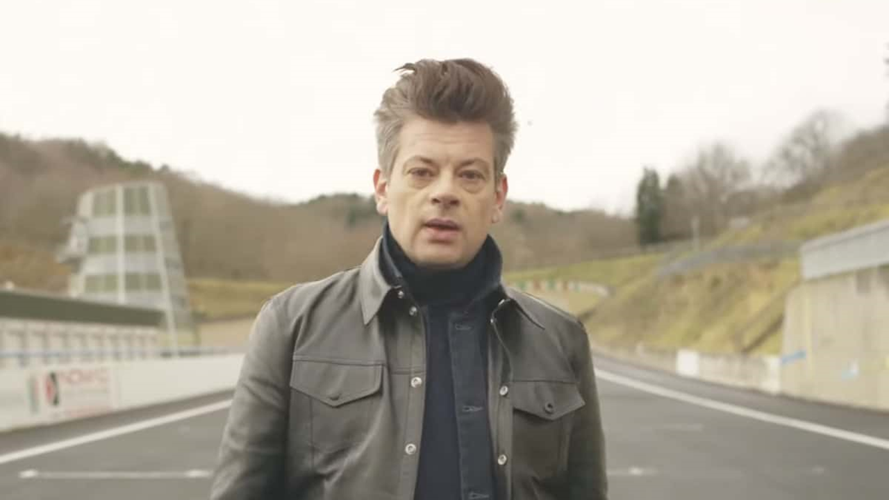 Benjamin Biolay se transforme en pilote dans le clip de "Ma route" - benjamin biolay