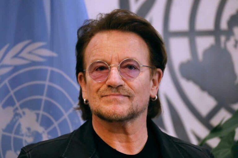 Le chanteur de U2, Bono, fête ses 61 ans. Un jour peut-être Prix Nobel de la Paix ? - bono