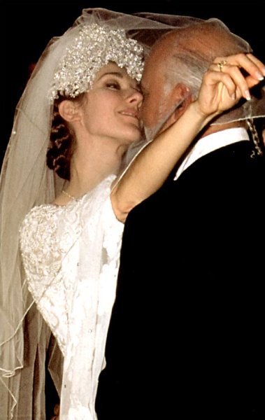 Diaporama de Céline Dion en mariée. C'était le 19 décembre 1994 - c10 1