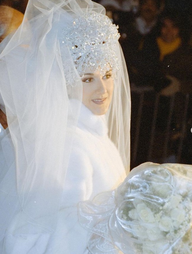 Diaporama de Céline Dion en mariée. C'était le 19 décembre 1994 - c6 1