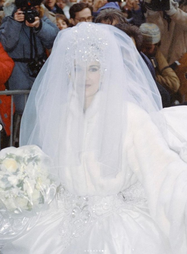 Diaporama de Céline Dion en mariée. C'était le 19 décembre 1994 - c7 1