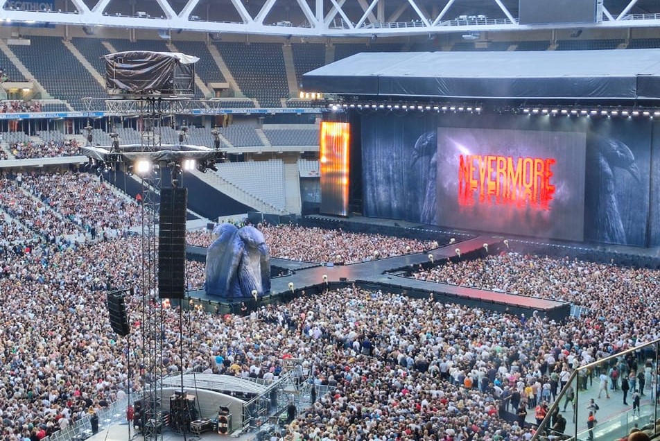 Mylène Farmer à Lille samedi 3 juin : 45 000 personnes qui chantent « Désenchanté » A Cappella !