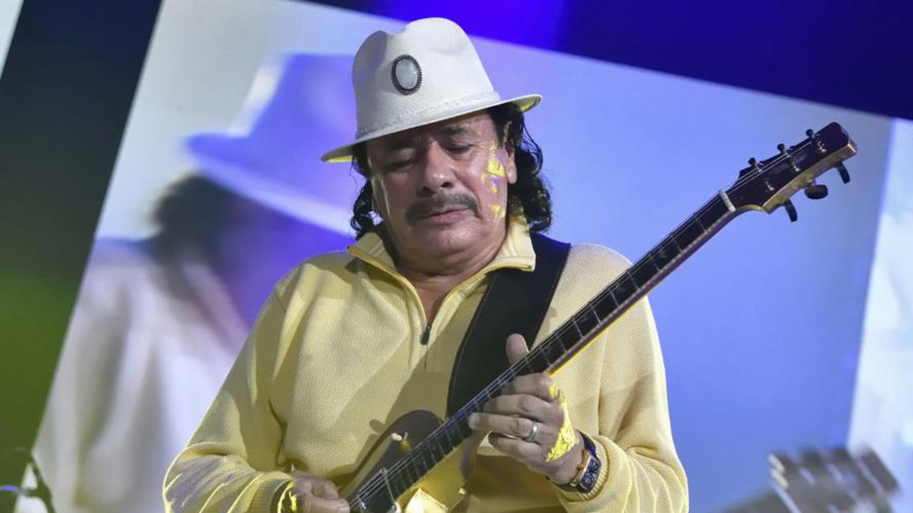 Carlos Santana fait un sérieux malaise sur scène. Hospitalisé, il donne de ses nouvelles.